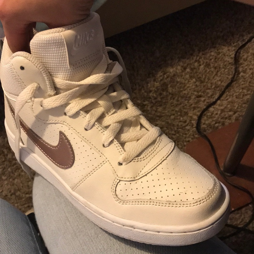 Shoes - Picture 2 of 5